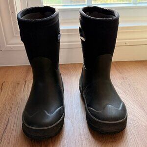 Kids Bogs Waterproof Black Boot Size 10